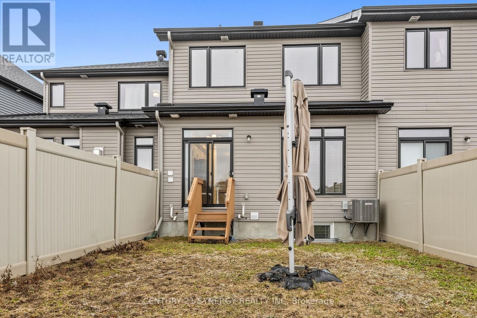 463 FERNSIDE STREET Image 39