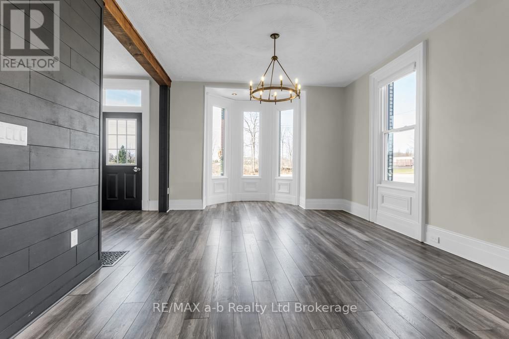 641 MAIN STREET NORTH Image 14