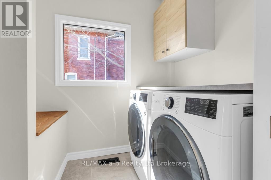 641 MAIN STREET NORTH Image 31