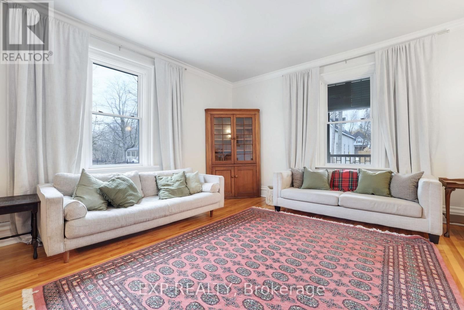 128 RENFREW AVENUE EAST Image 8