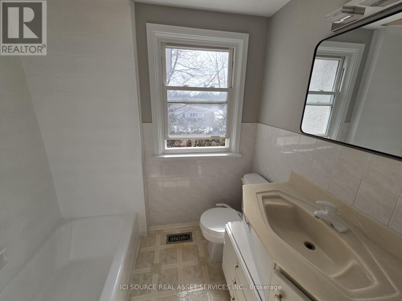 30 SUNNYCREST DRIVE Image 21