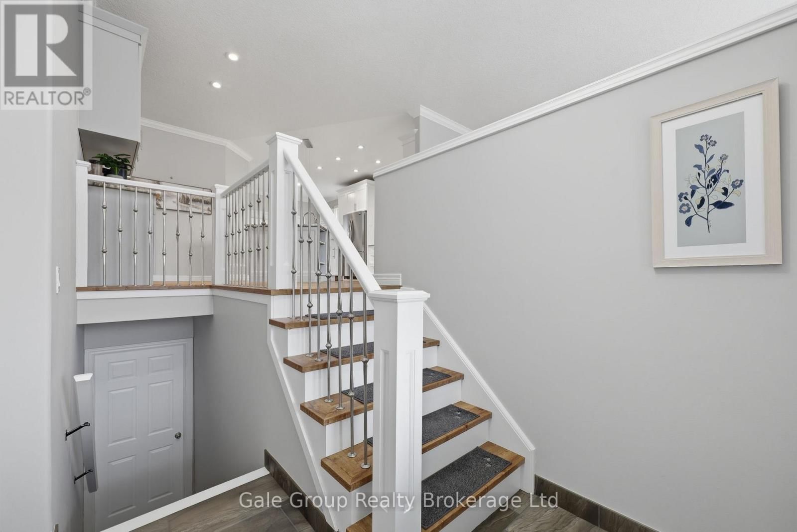 33 LONG LANE Image 5