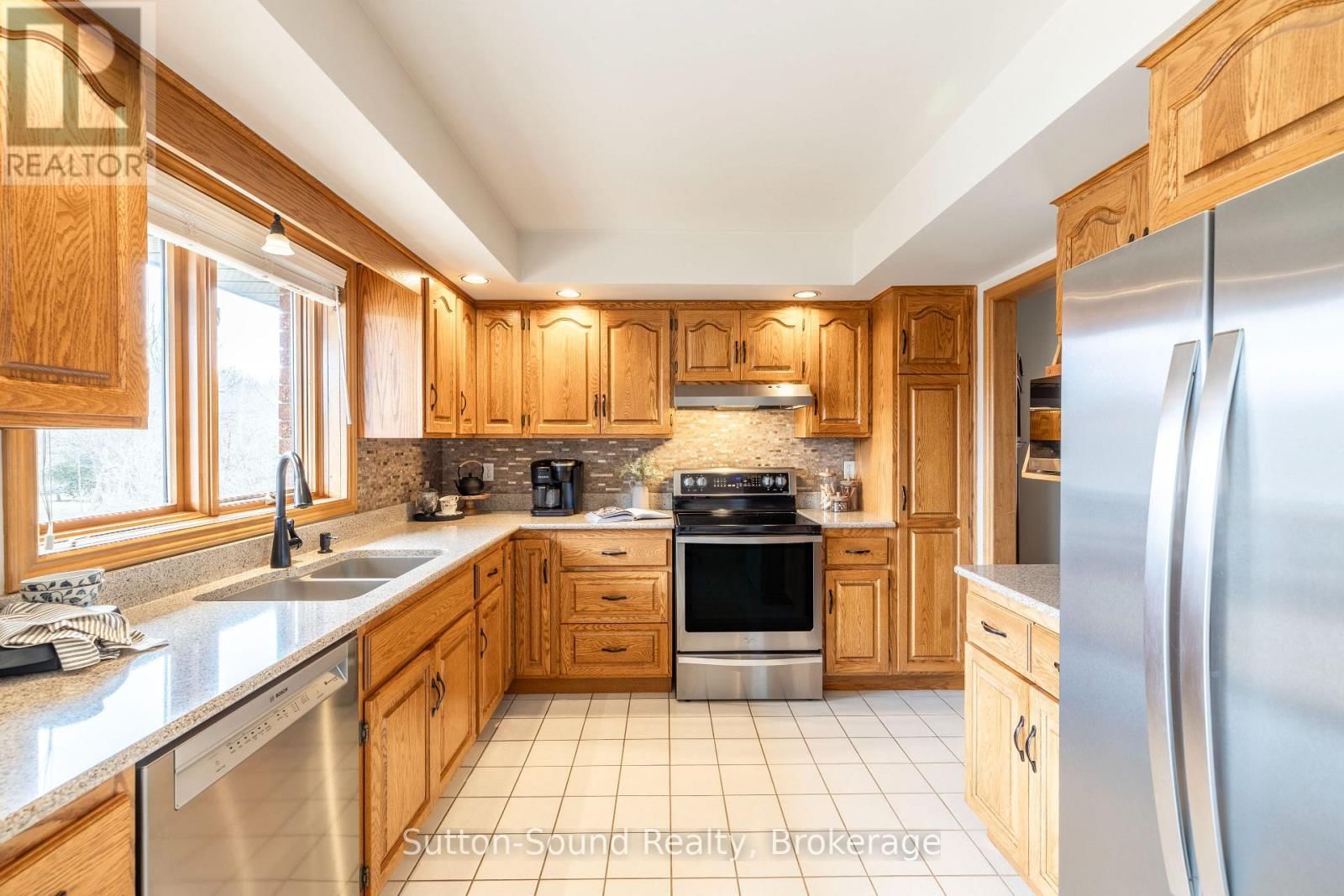 735 15TH A STREET WEST Image 9