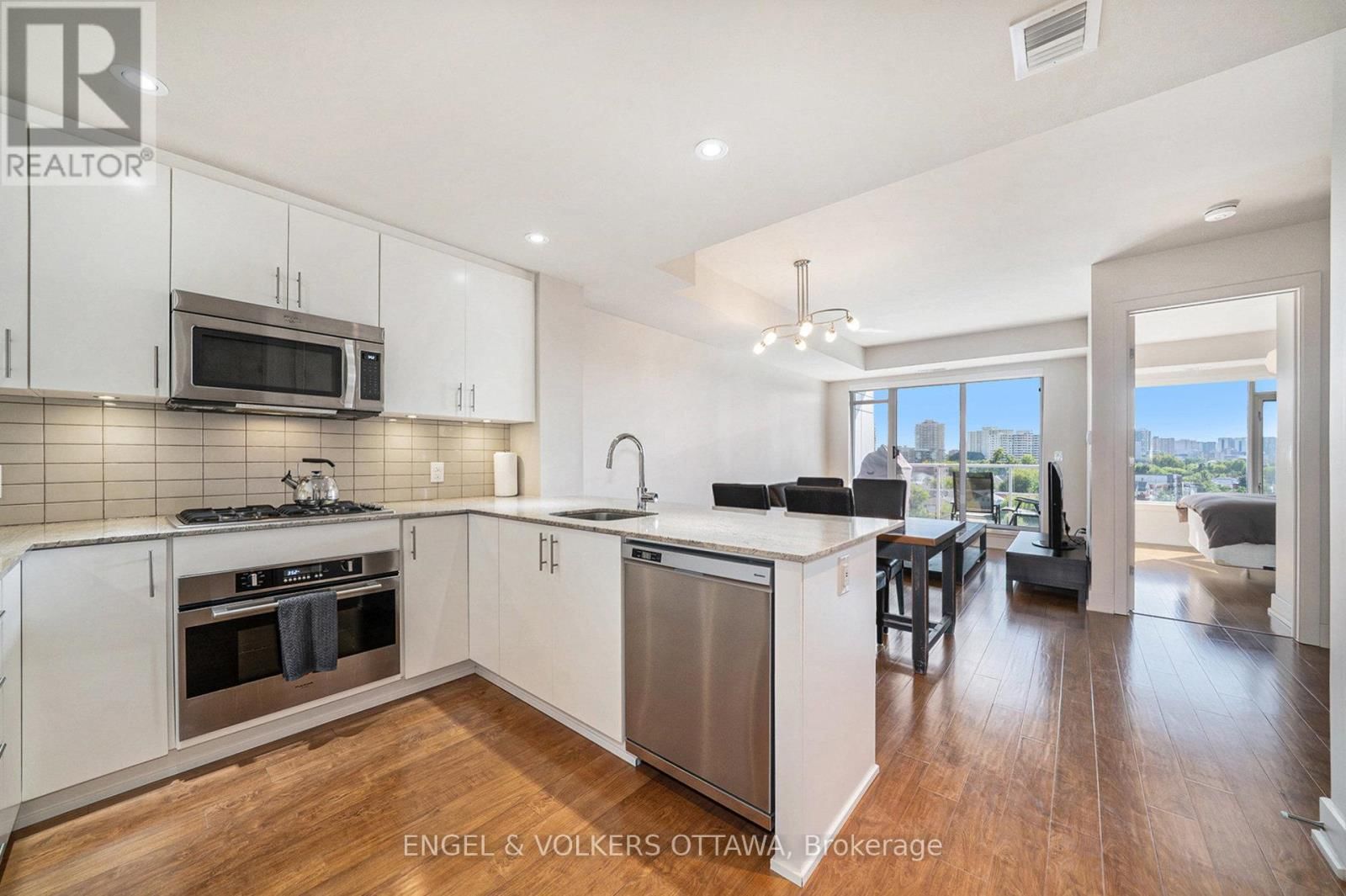 605 - 7 MARQUETTE AVENUE Image 16