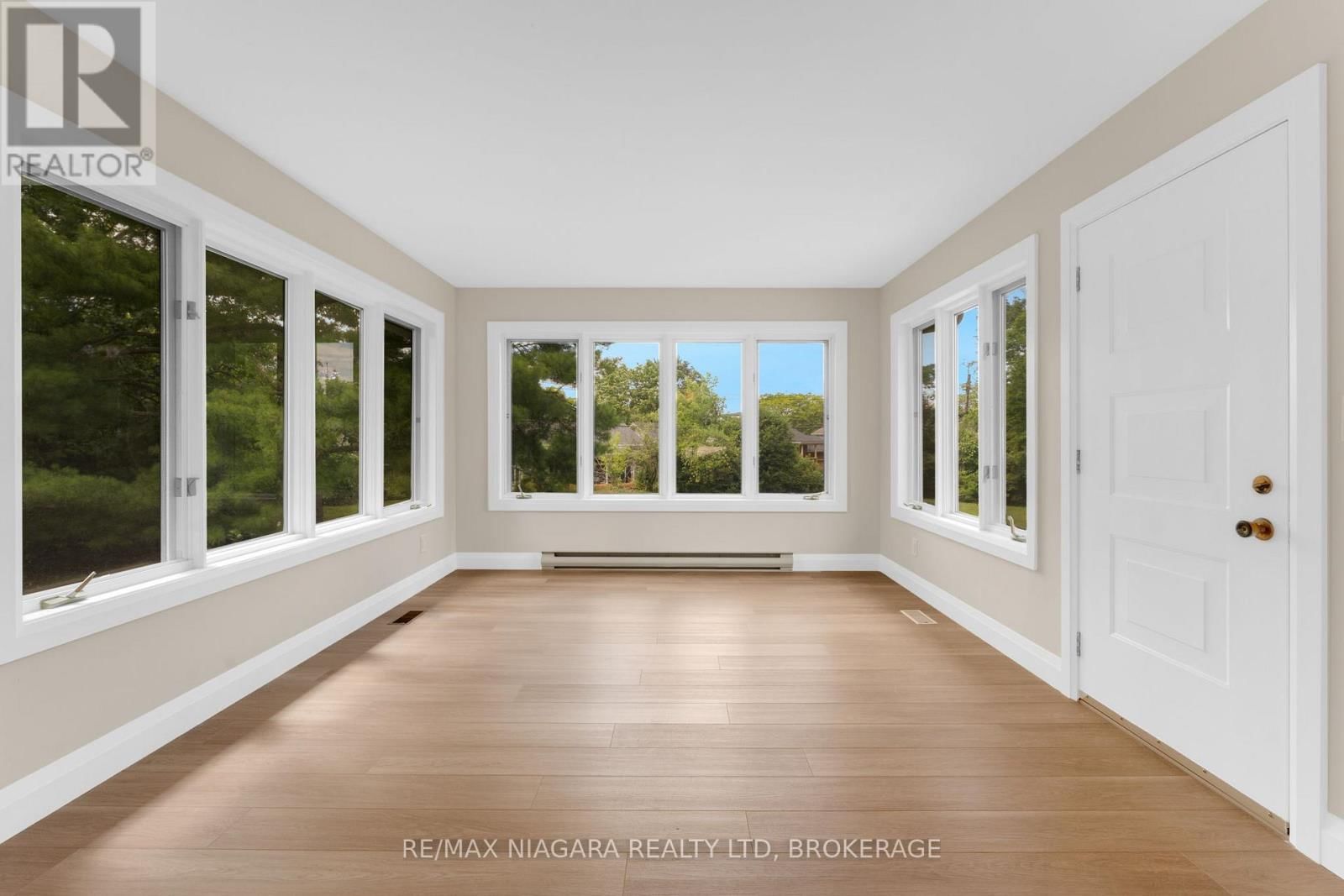 10 WEST HAMPTON ROAD Image 13