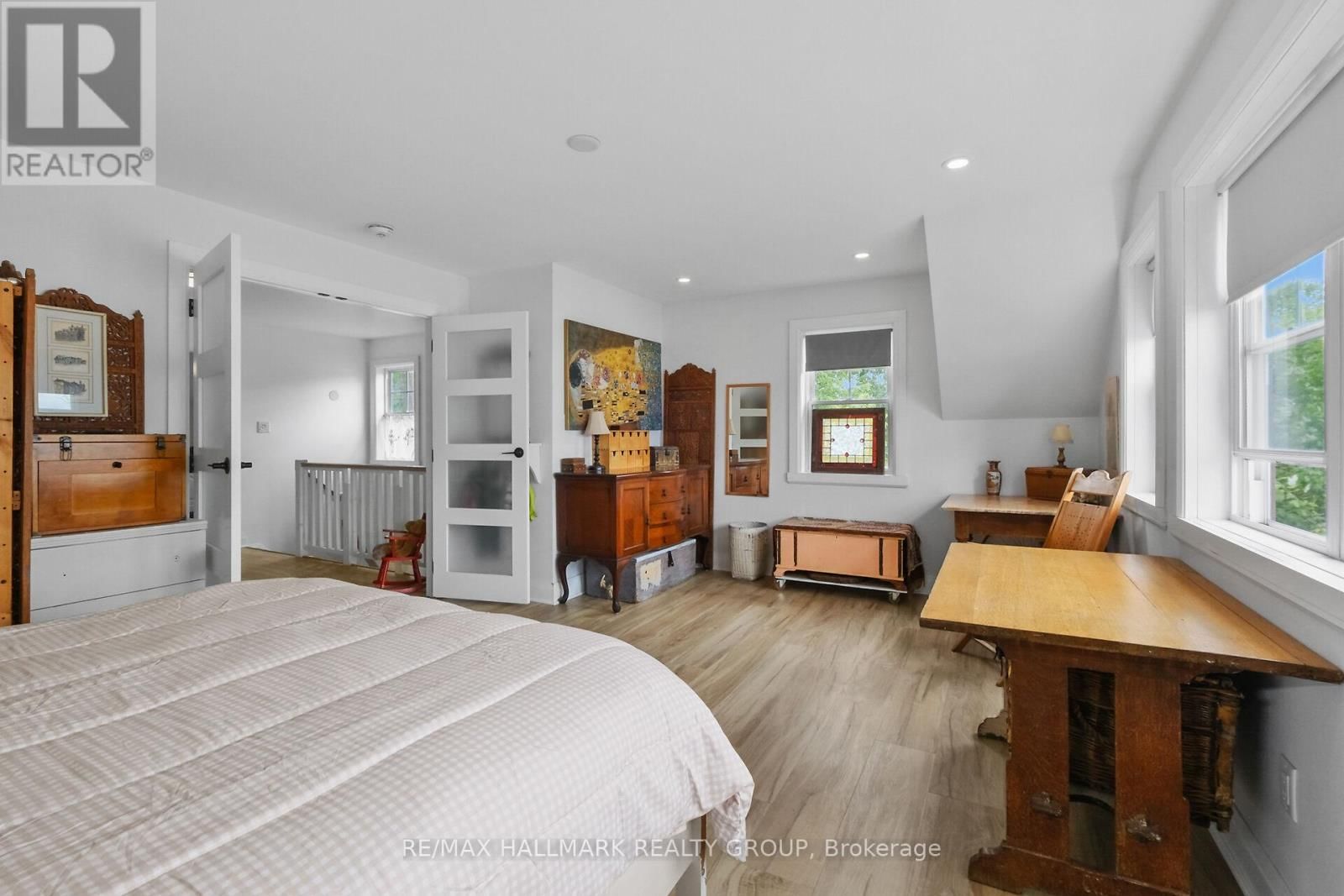 500 BAYVIEW DRIVE Image 25