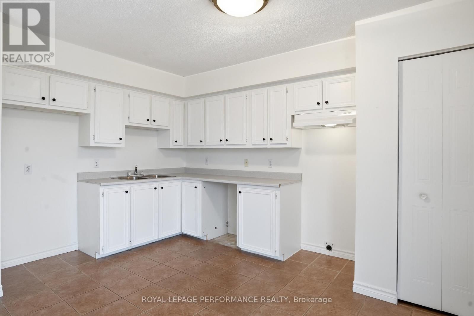 122 - 1101 CLEMENT STREET Image 13