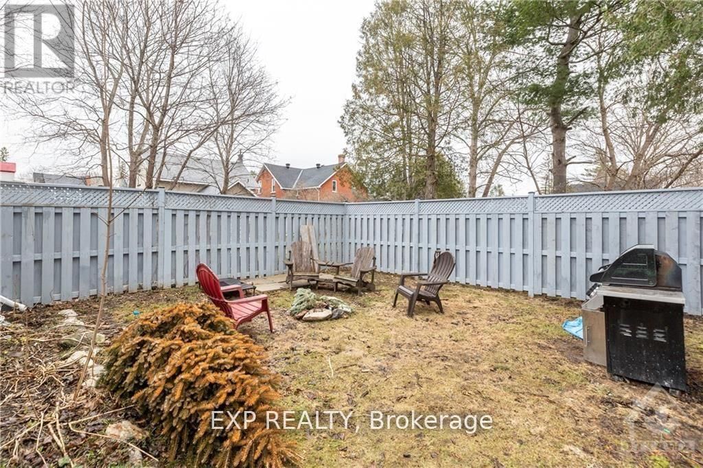 B - 211 HARRIET STREET Image 18