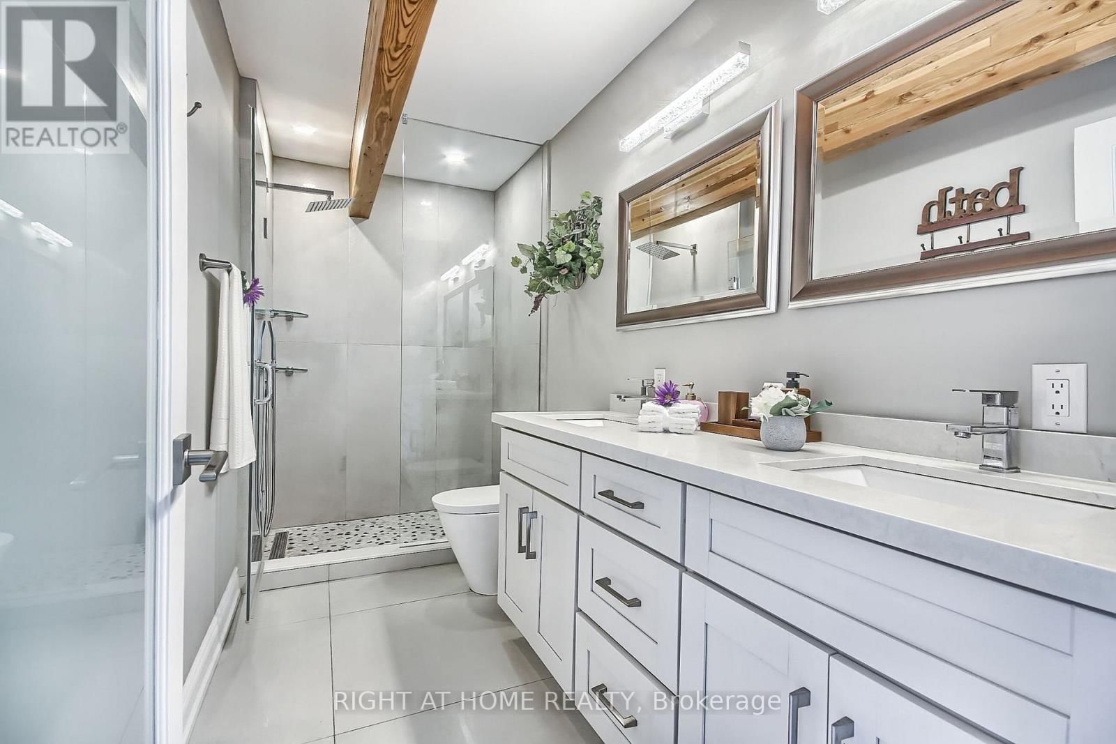 26 BEACH ROAD Image 29