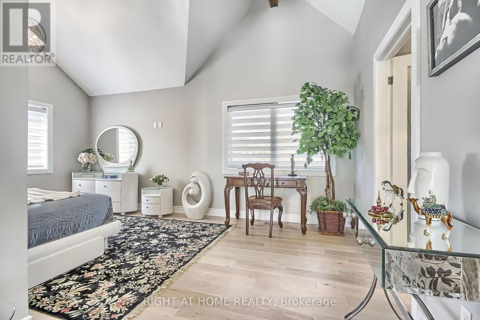 26 BEACH ROAD Image 32