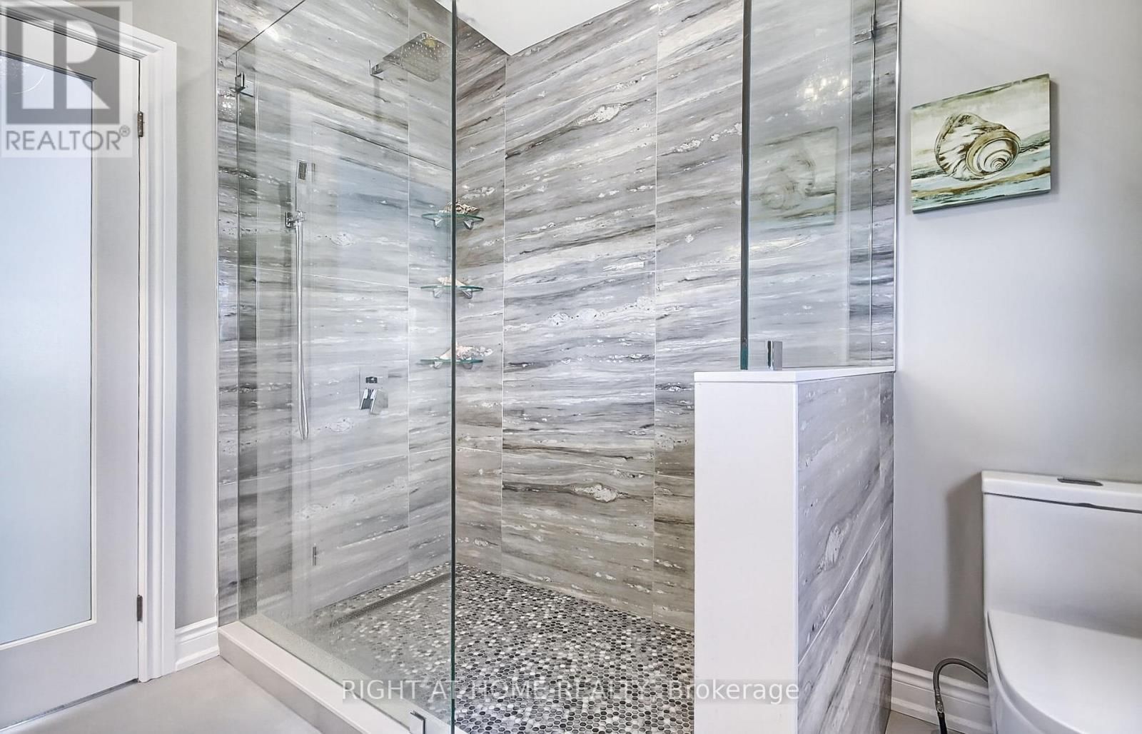 26 BEACH ROAD Image 43