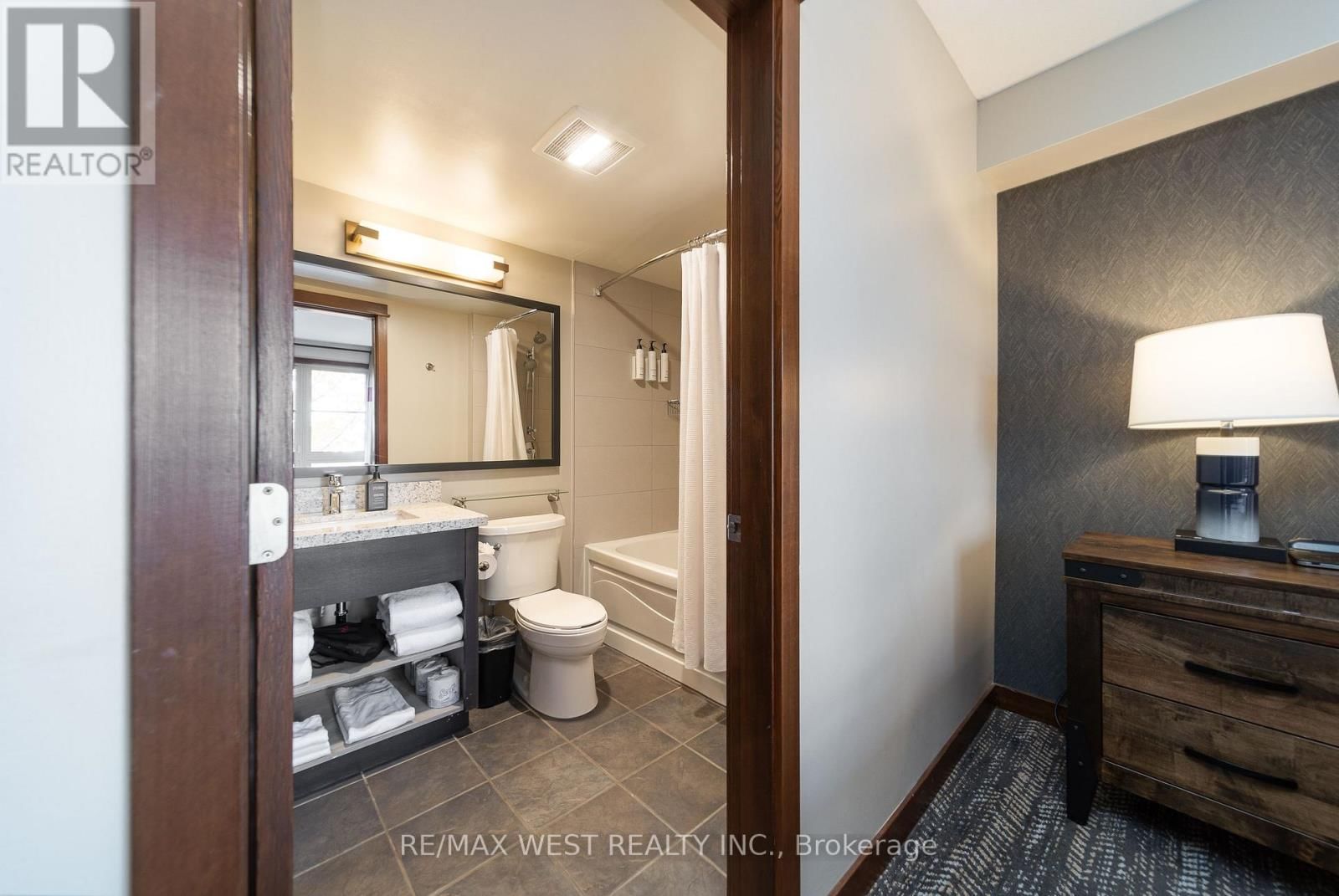 232 - 152 JOZO WEIDER BOULEVARD Image 21