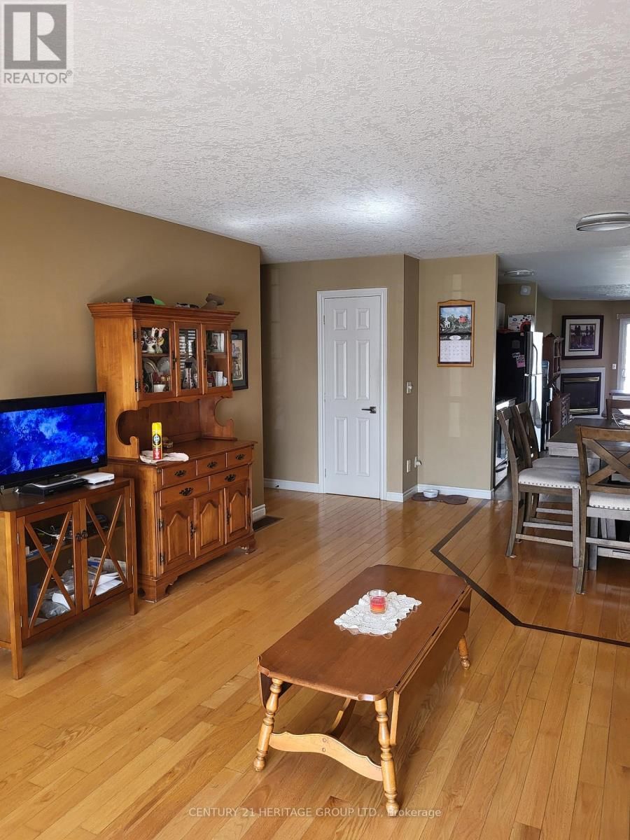 71 FINCH DRIVE Image 10