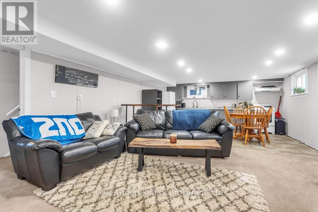 8827 PLANK ROAD Image 22