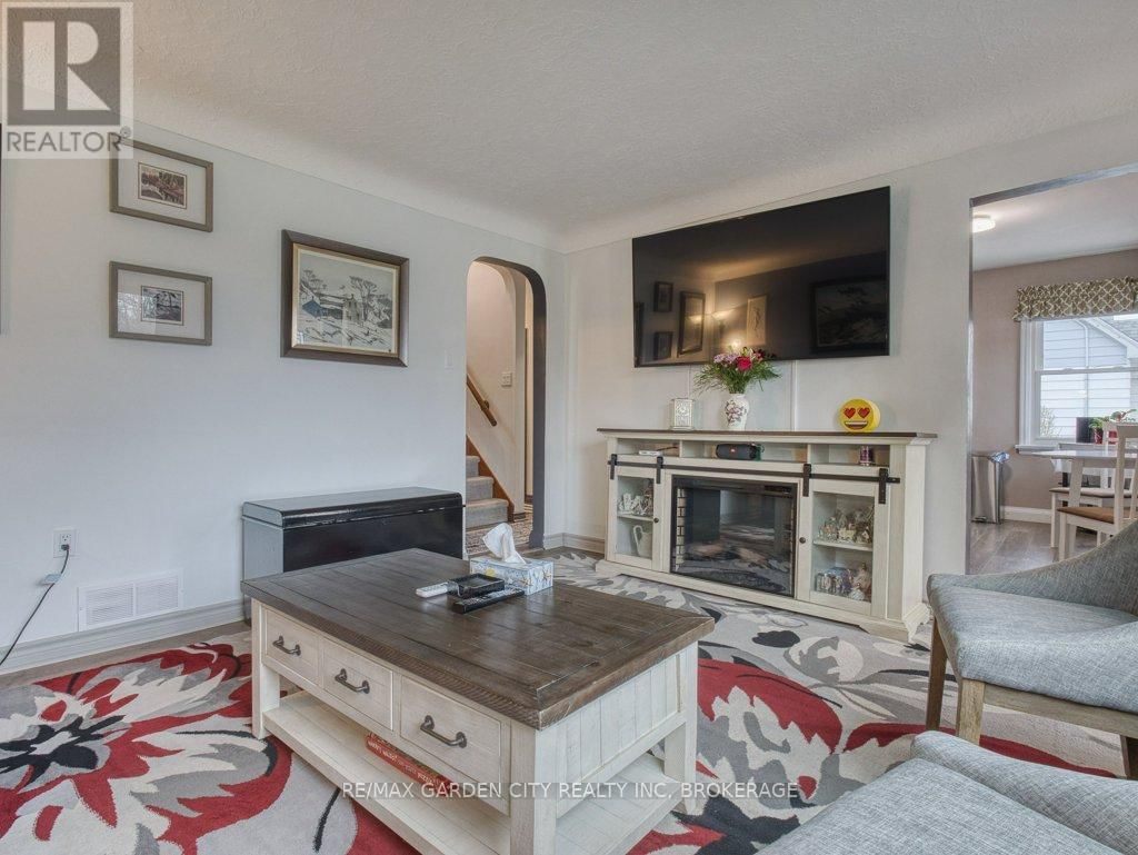 456 GENEVA STREET Image 10