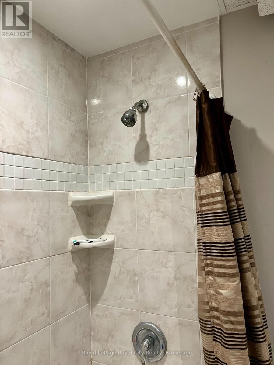 107-109 WYNDHAM STREET NORTH Image 16