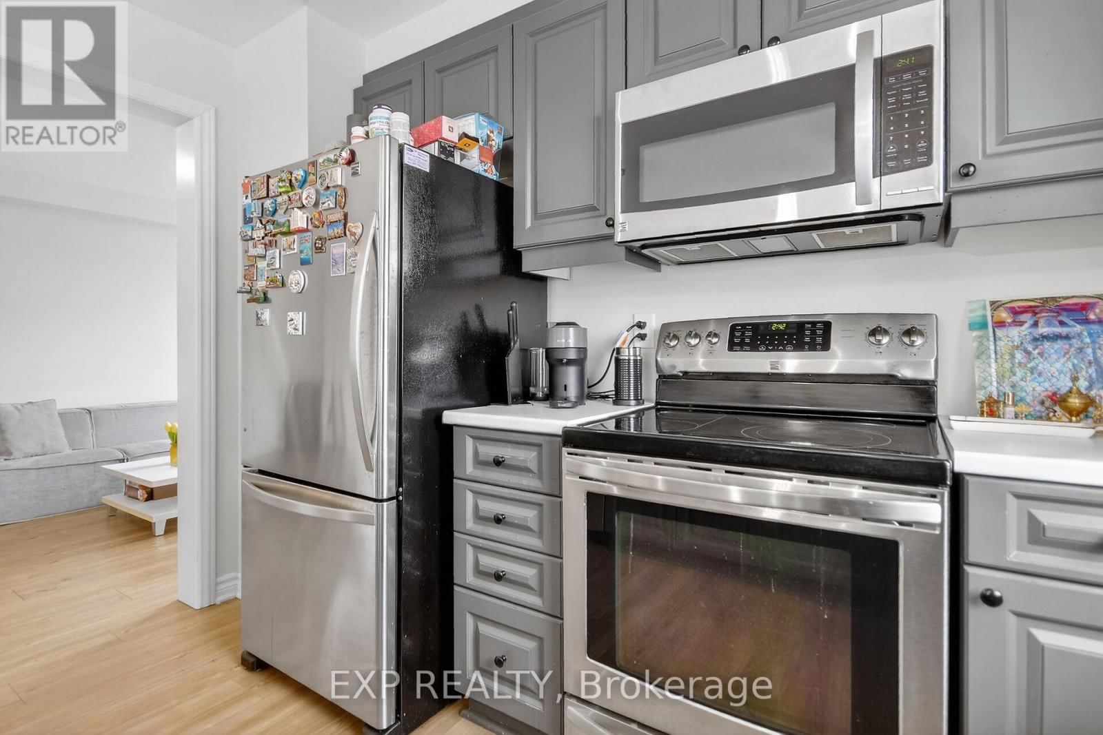 549 ENSATINA CRESCENT Image 10