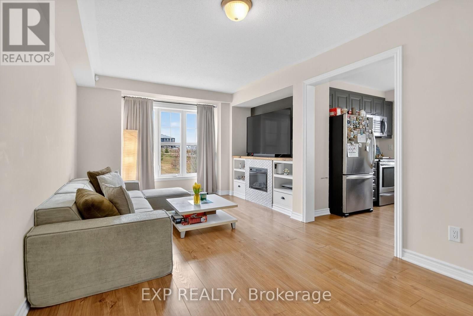 549 ENSATINA CRESCENT Image 16