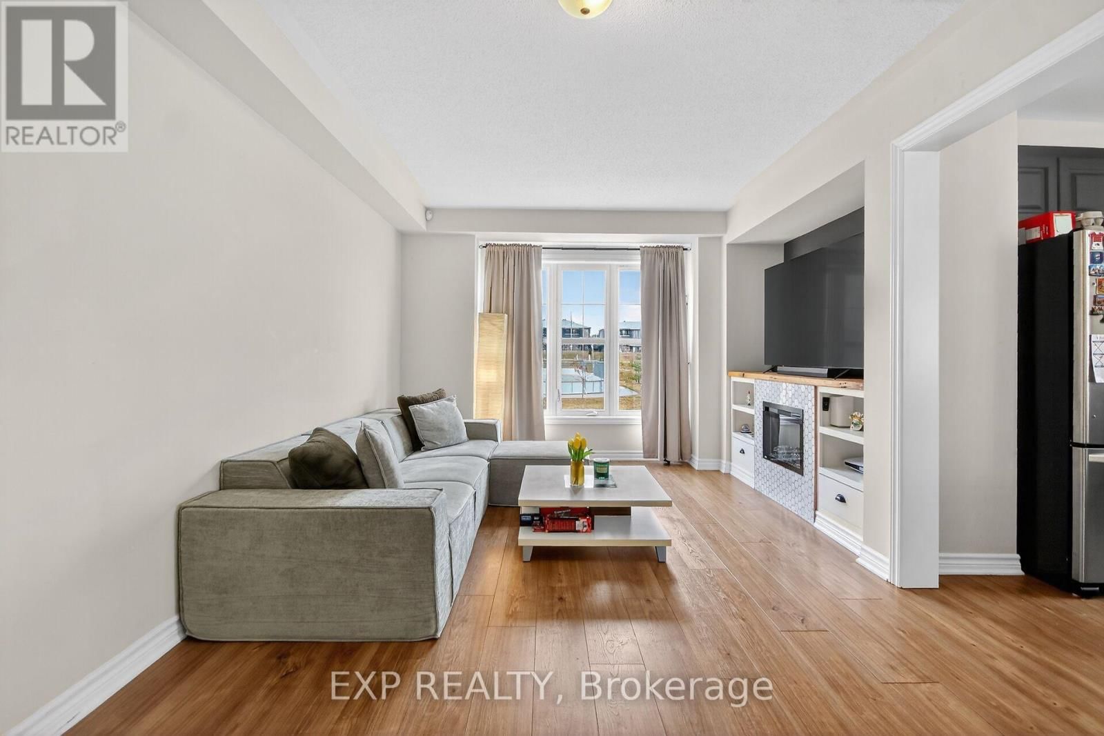 549 ENSATINA CRESCENT Image 17