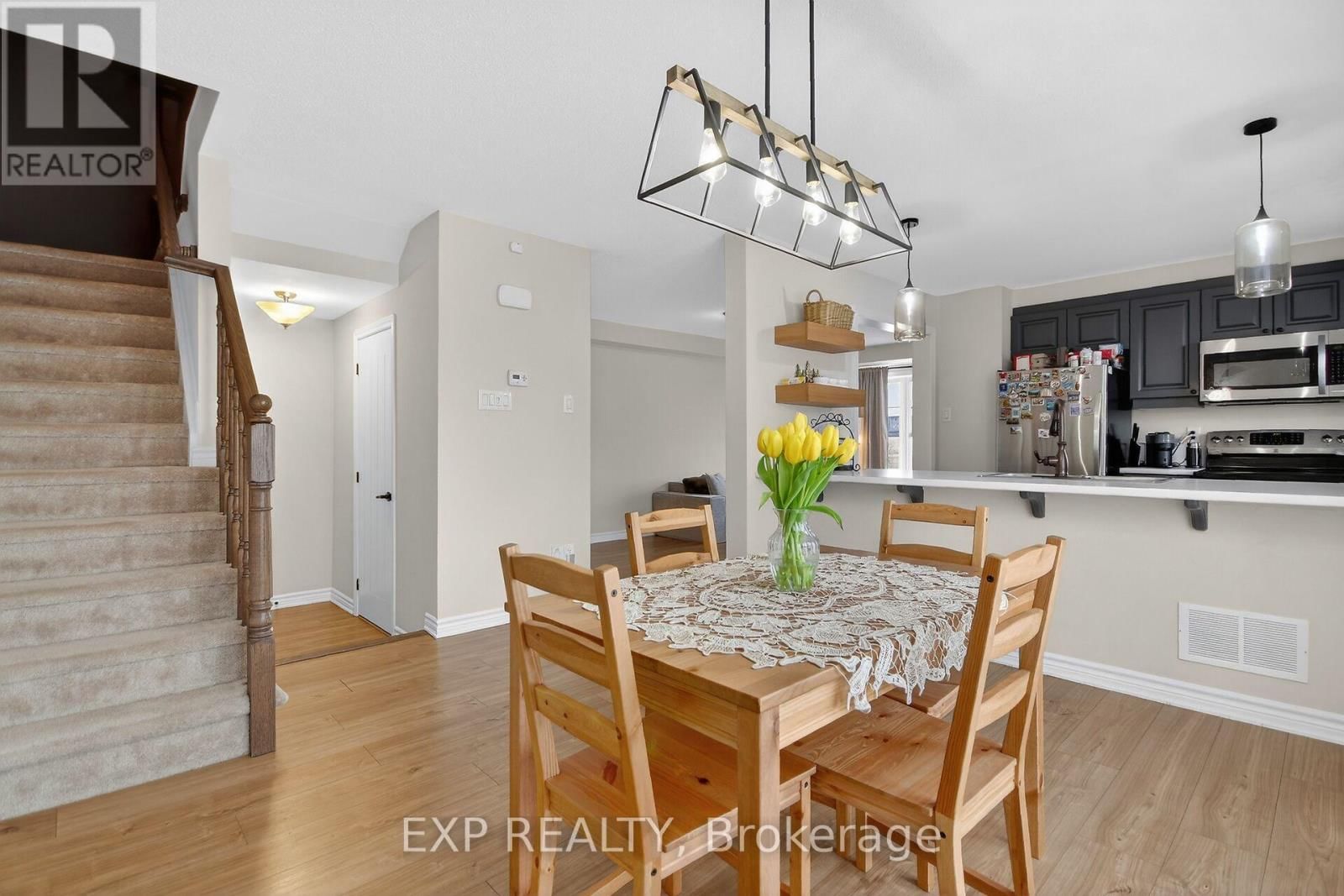 549 ENSATINA CRESCENT Image 21