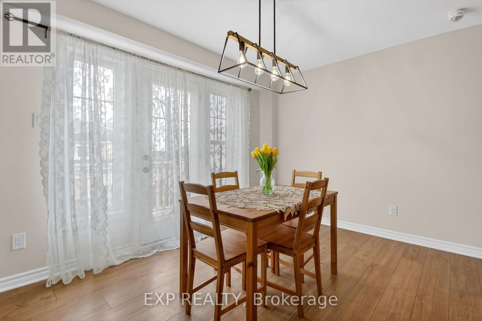 549 ENSATINA CRESCENT Image 22