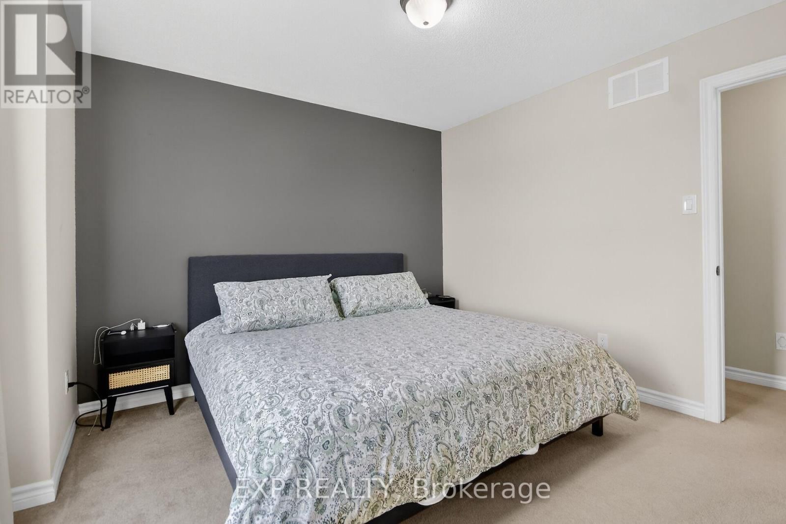 549 ENSATINA CRESCENT Image 26