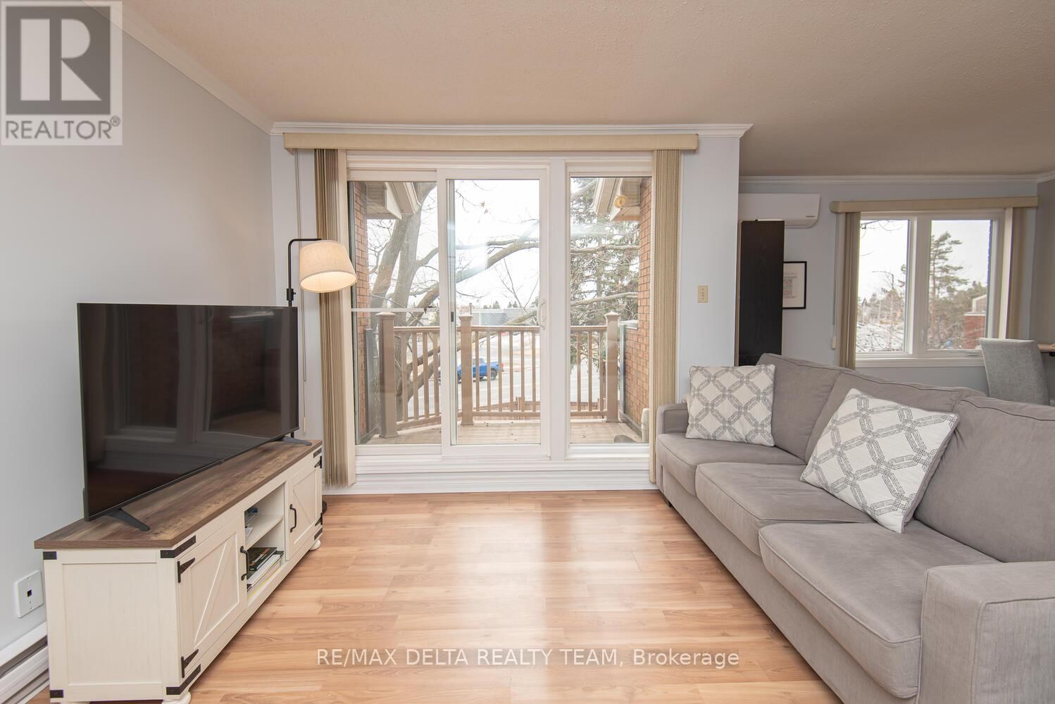 207 - 475 CANTEVAL TERRACE Image 10