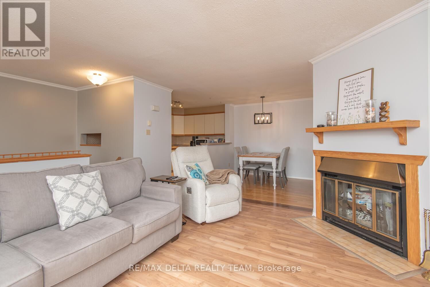 207 - 475 CANTEVAL TERRACE Image 11