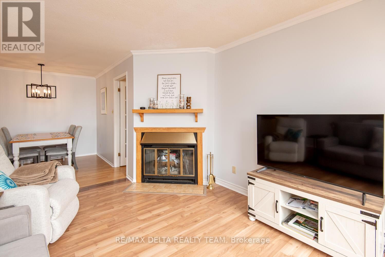 207 - 475 CANTEVAL TERRACE Image 12