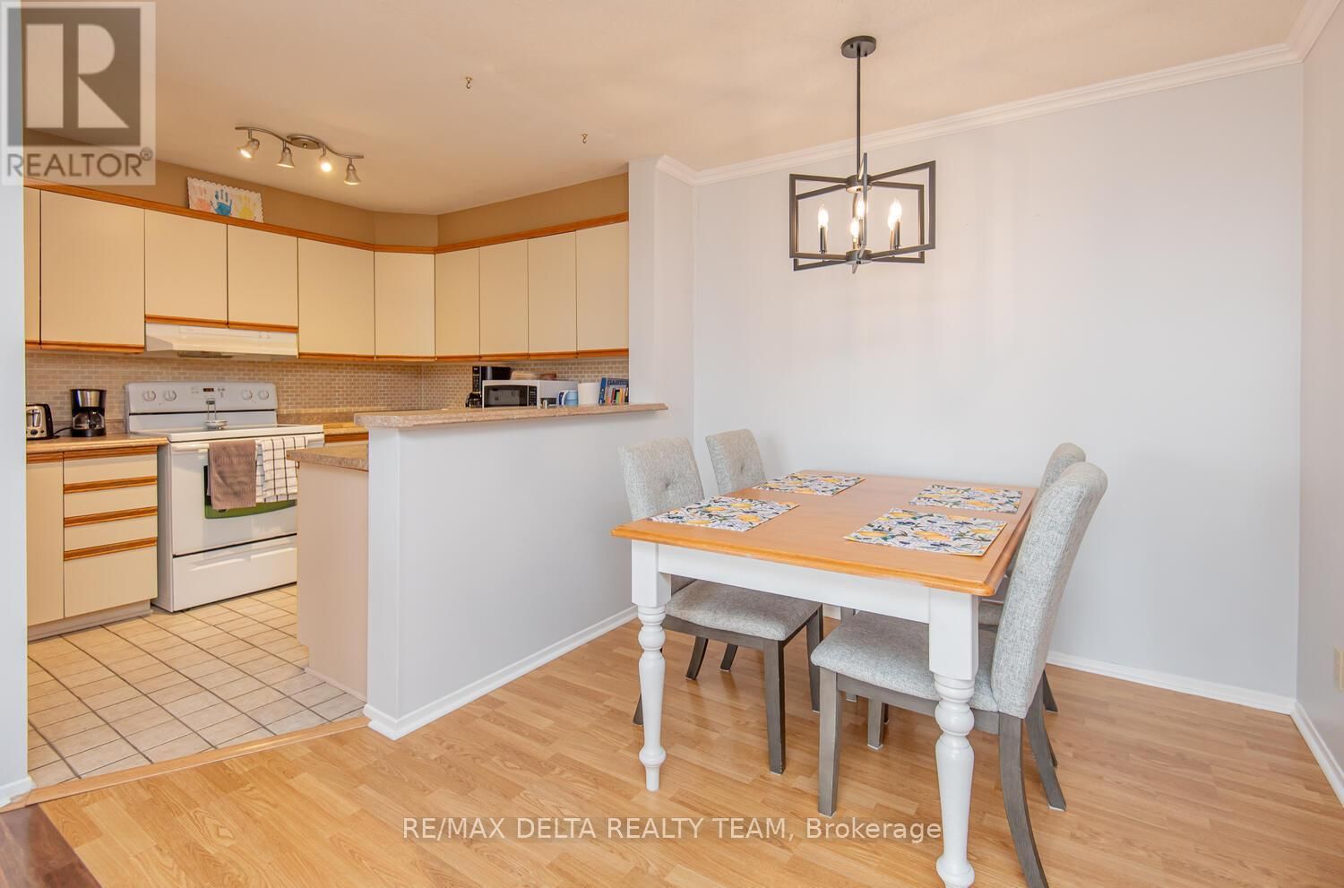 207 - 475 CANTEVAL TERRACE Image 17