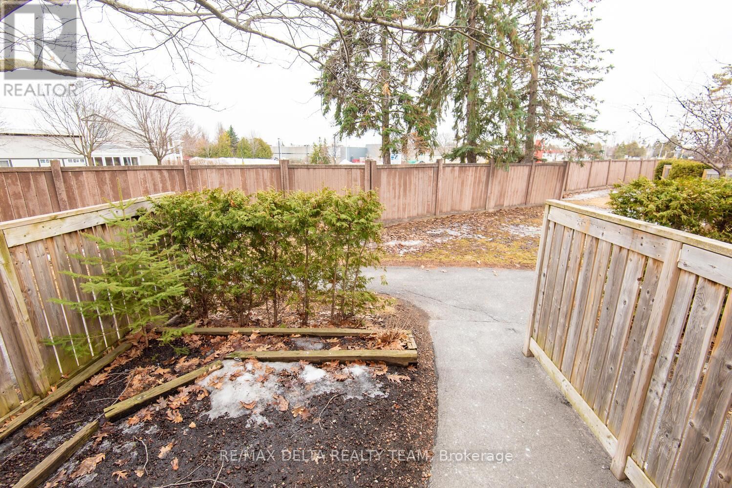 207 - 475 CANTEVAL TERRACE Image 30