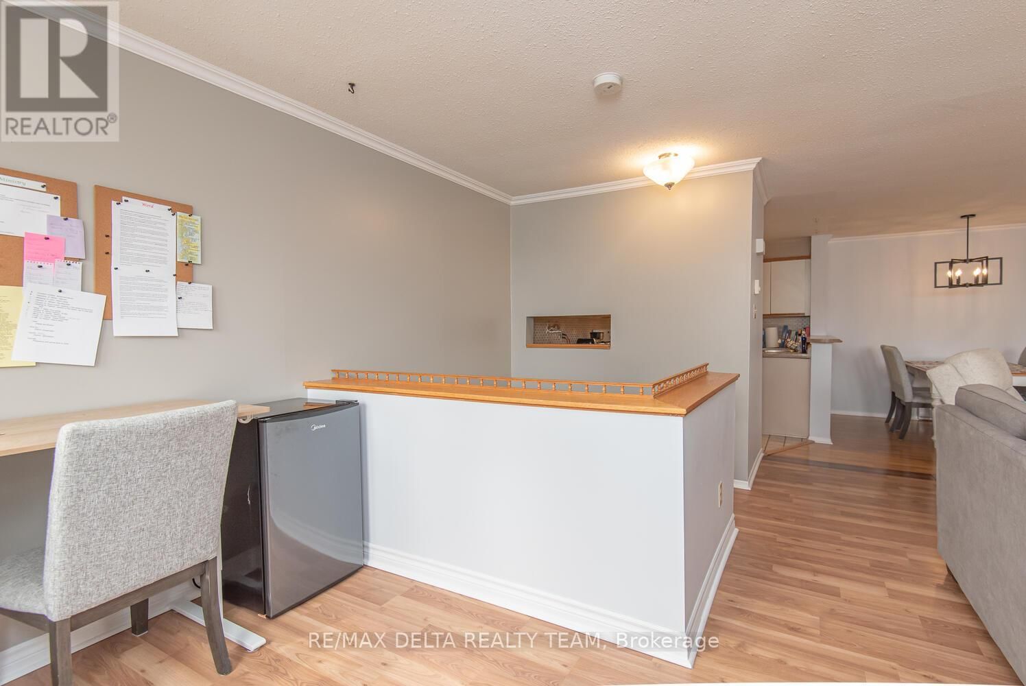 207 - 475 CANTEVAL TERRACE Image 6