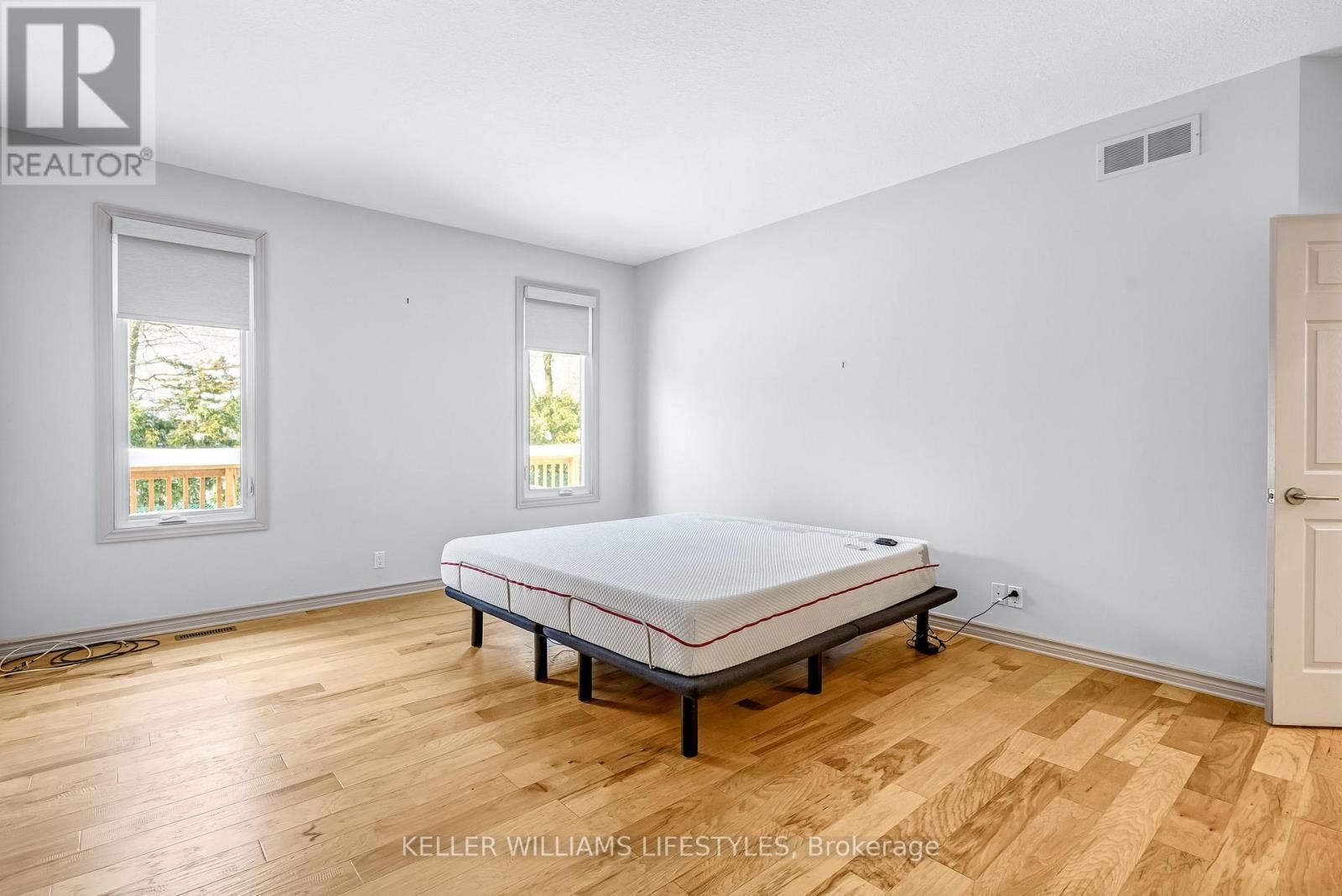 61 - 1040 RIVERSIDE DRIVE Image 26