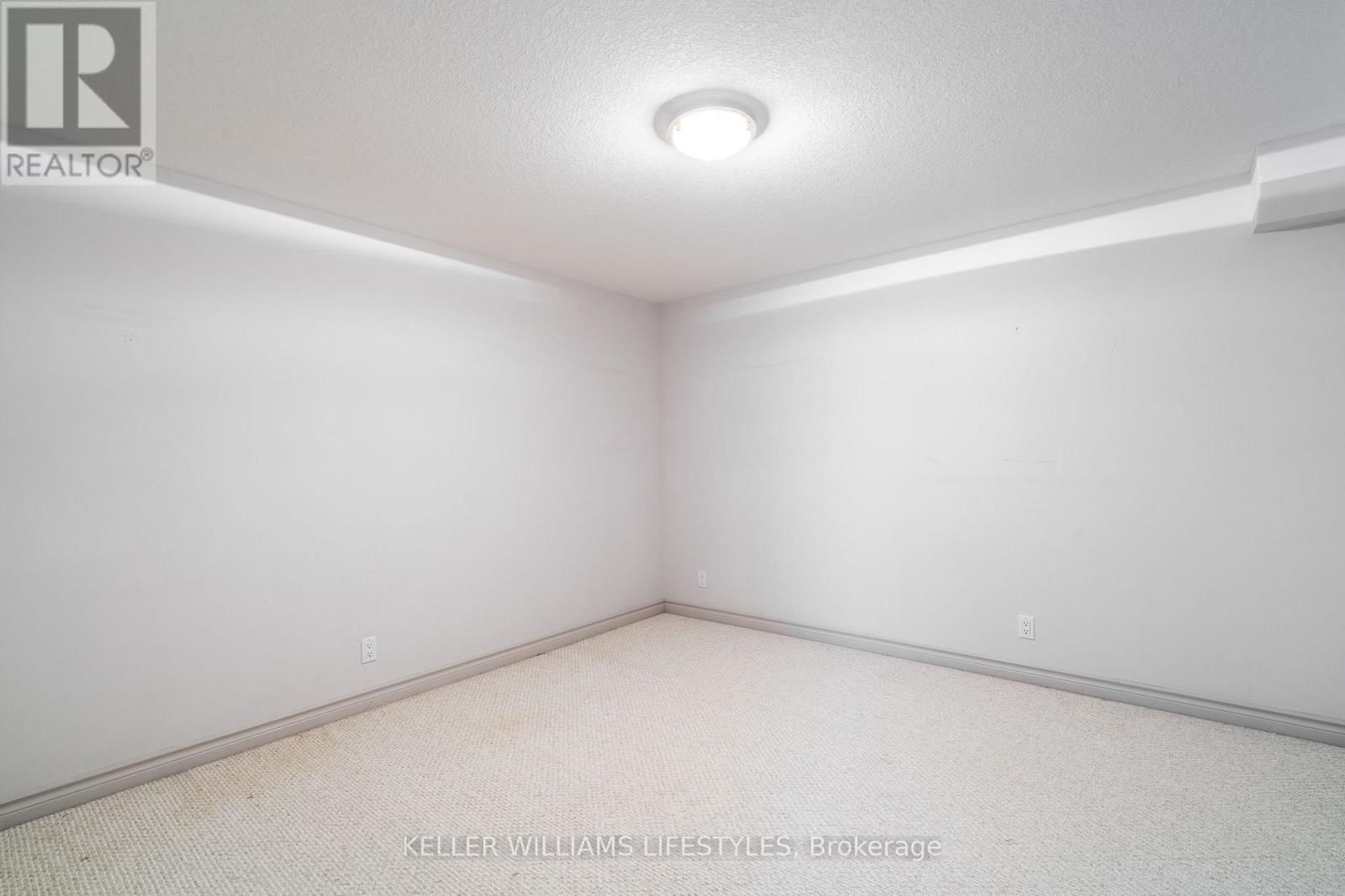 61 - 1040 RIVERSIDE DRIVE Image 39