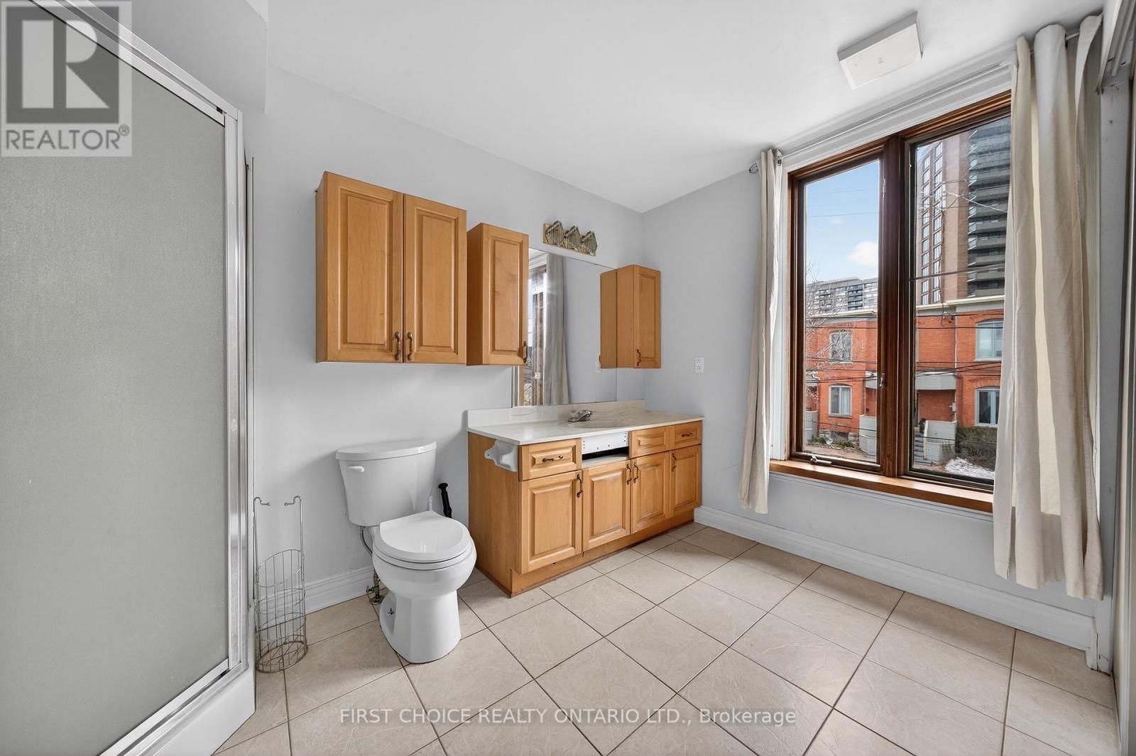 34 GILMOUR STREET Image 18