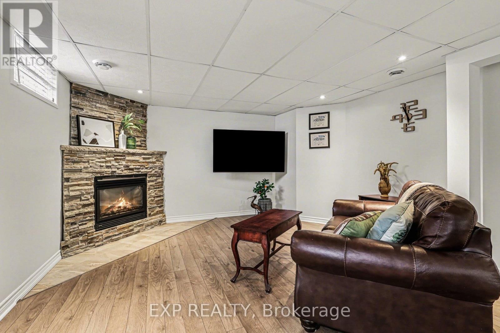 91 REMBRANDT DRIVE Image 23