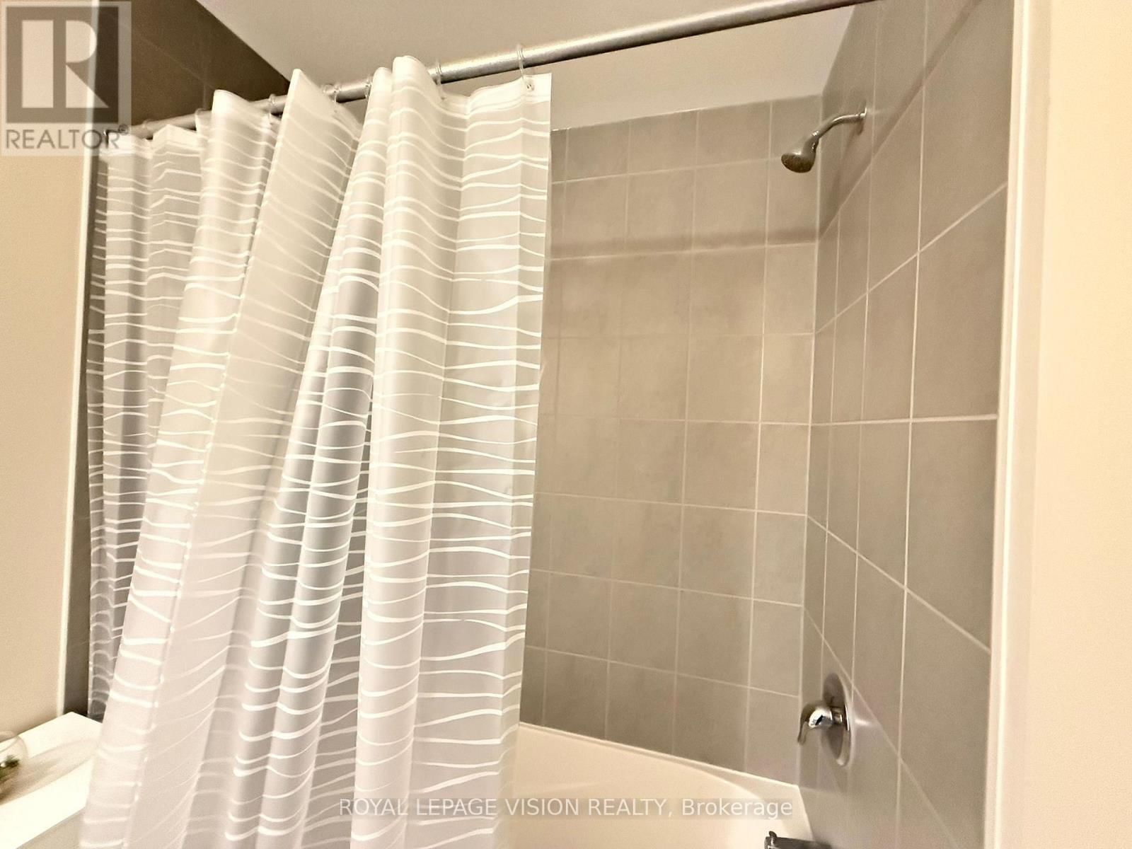 43 BANK SWALLOW CRESCENT Image 45