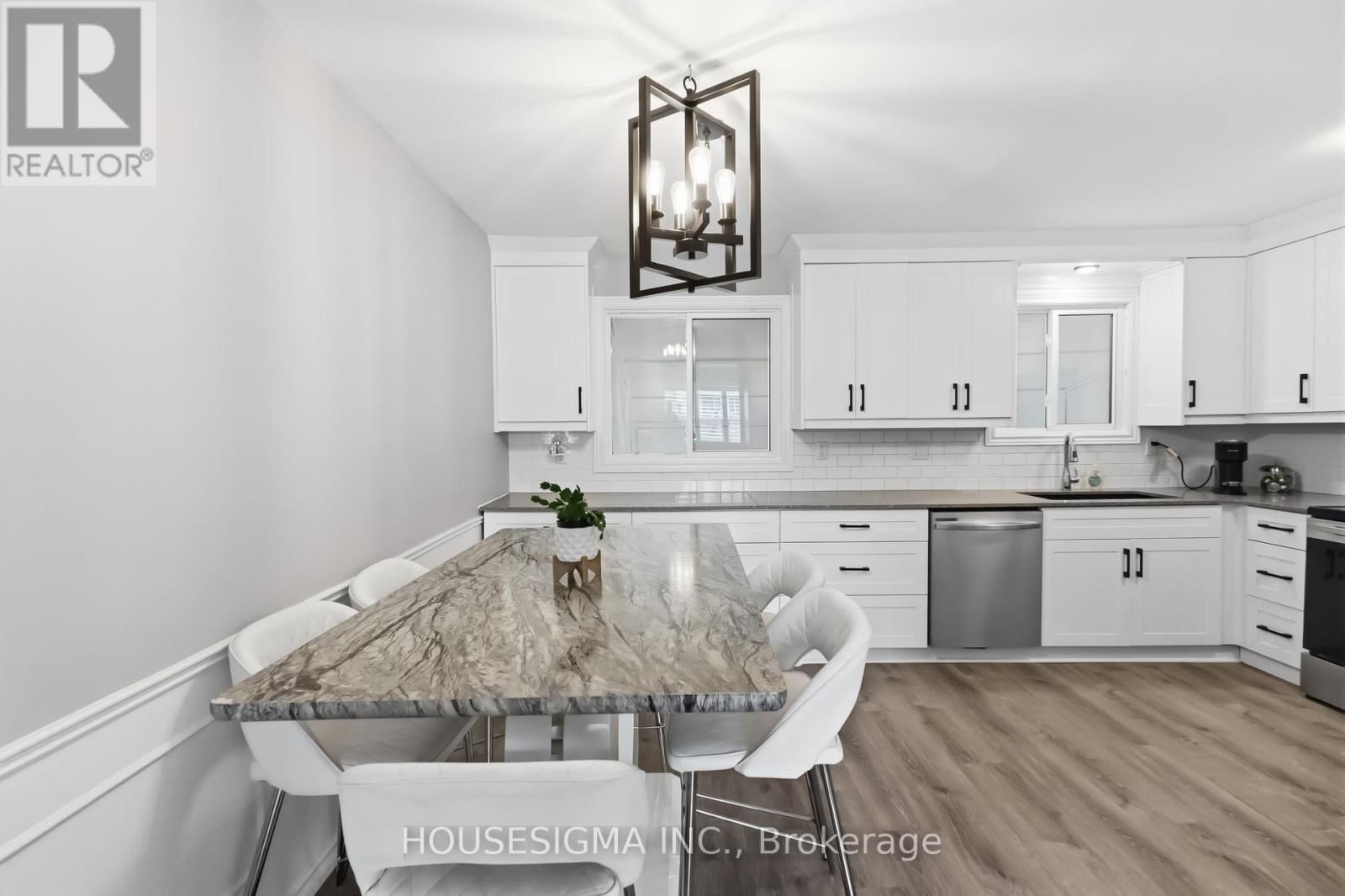 861 DEARNESS DRIVE Image 11