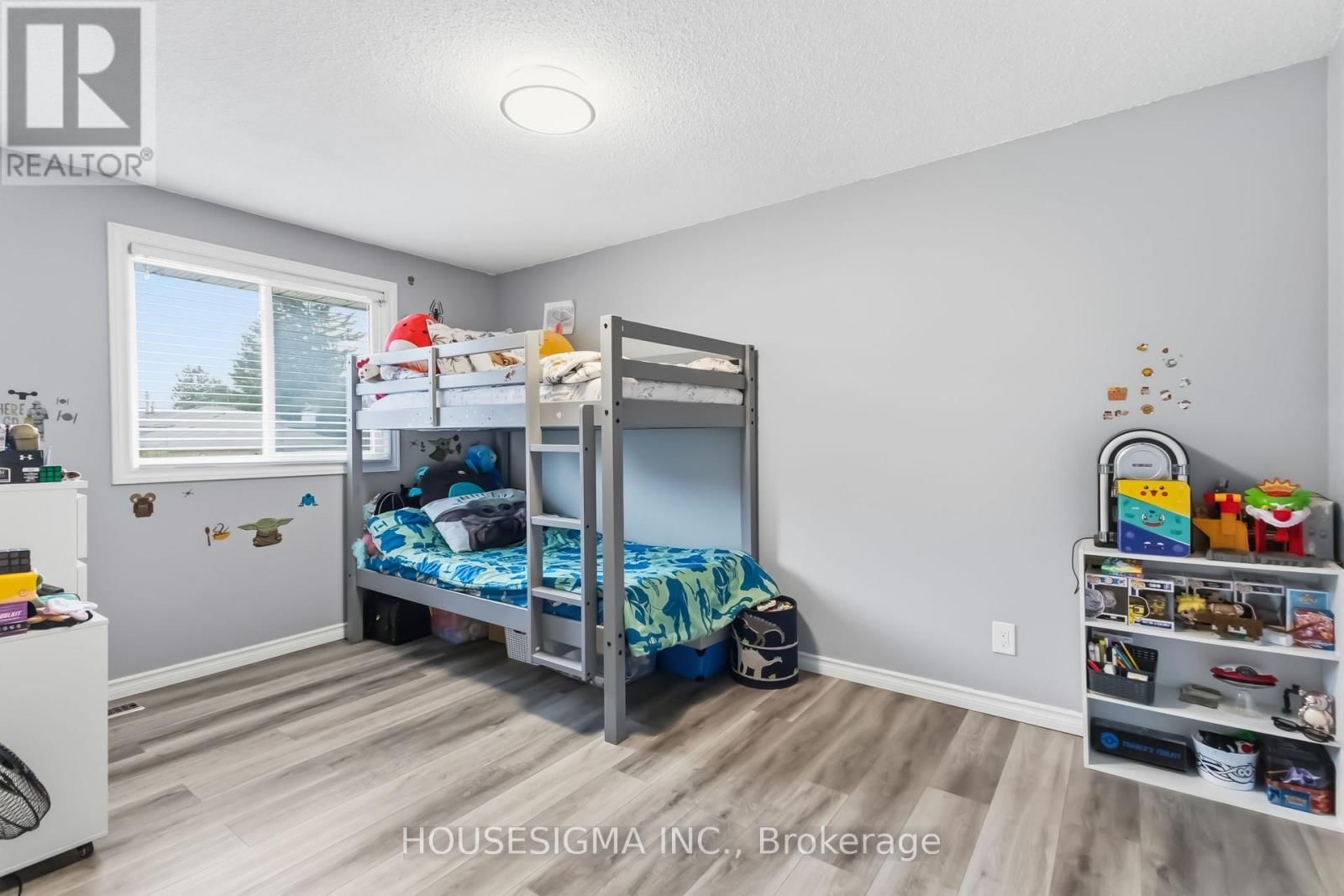 861 DEARNESS DRIVE Image 21