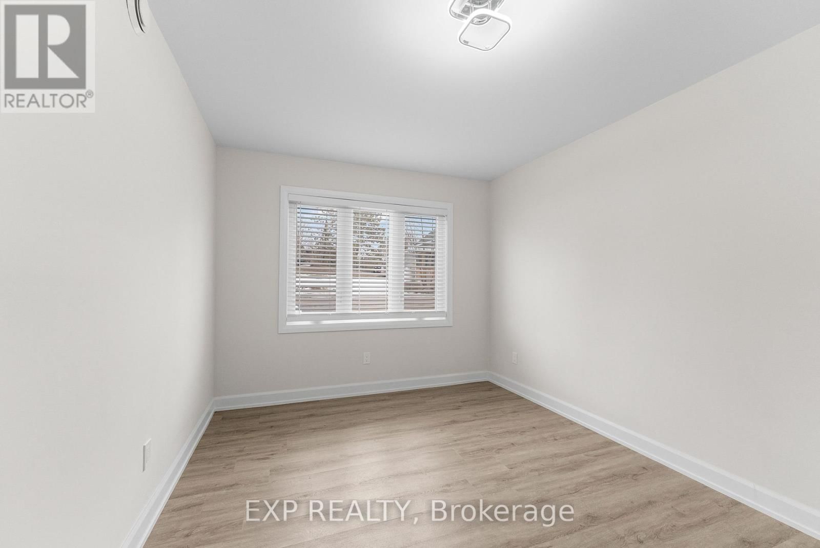 15 ZILNEY STREET Image 13