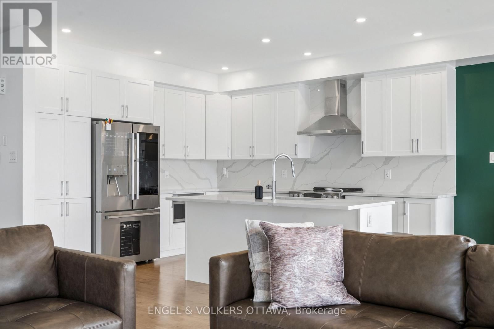 779 OVATION GROVE Image 11