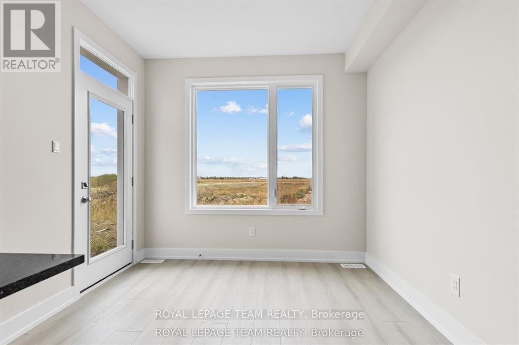 343 CANTERING DRIVE Image 13