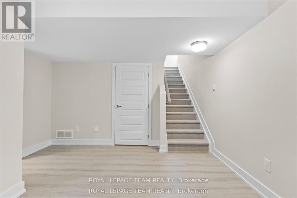 343 CANTERING DRIVE Image 15