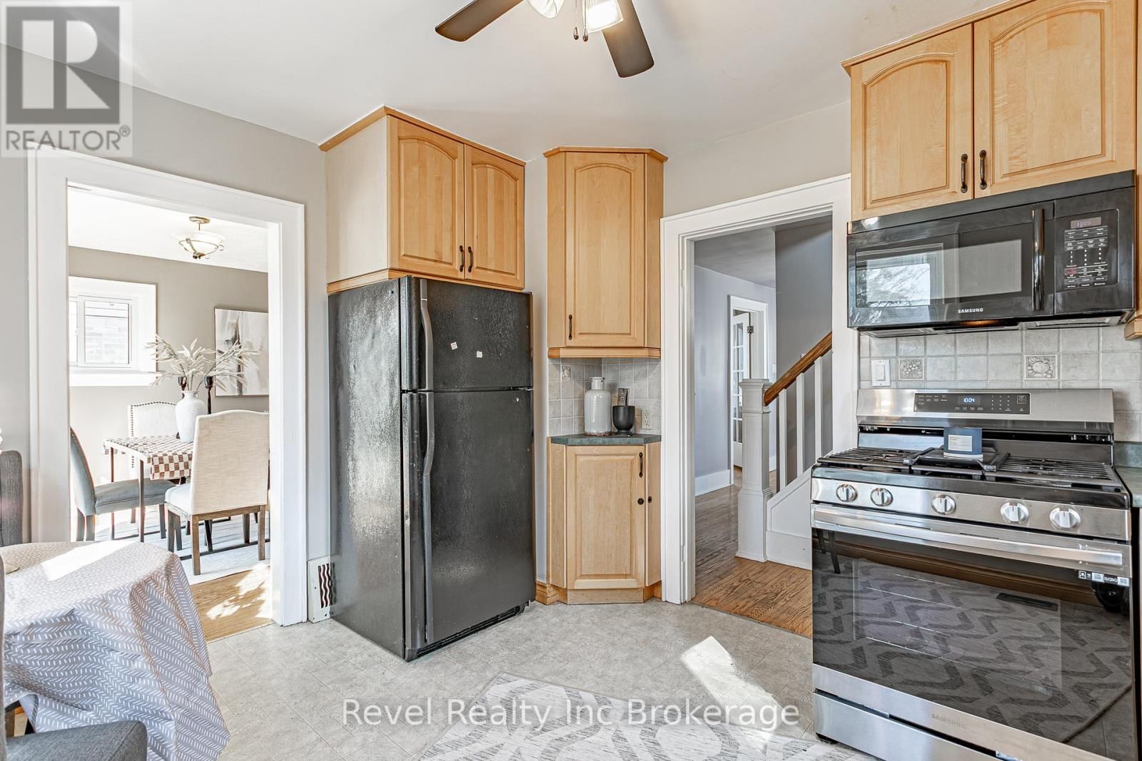 290 INGERSOLL AVENUE Image 16