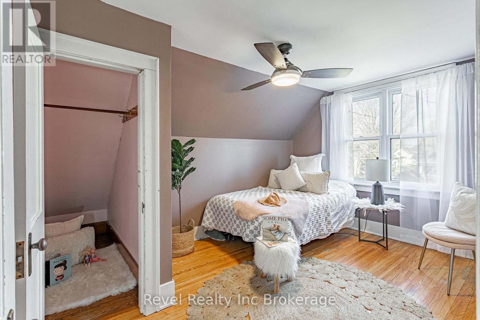 290 INGERSOLL AVENUE Image 19