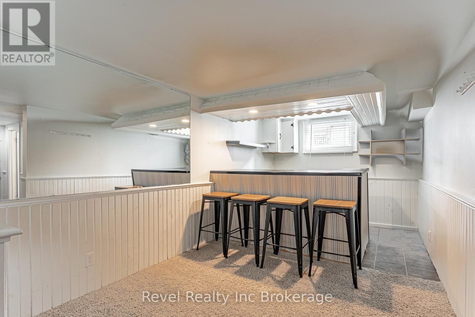 290 INGERSOLL AVENUE Image 26