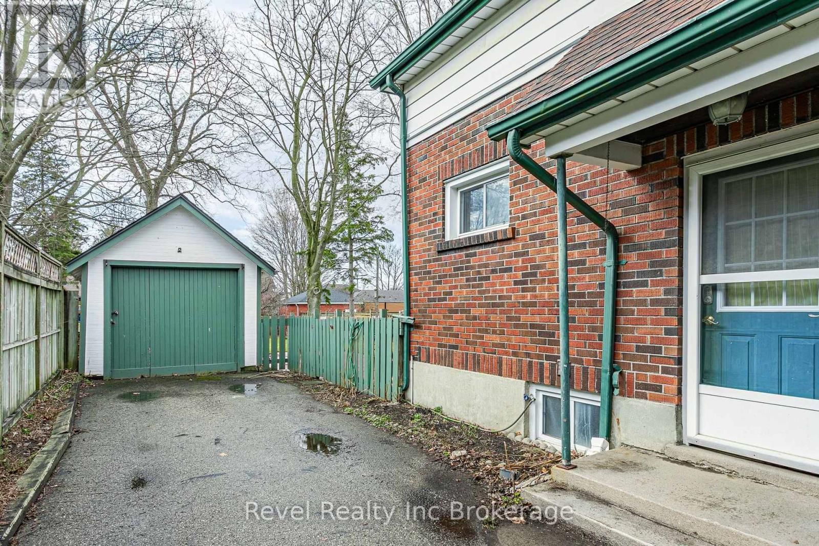 290 INGERSOLL AVENUE Image 31