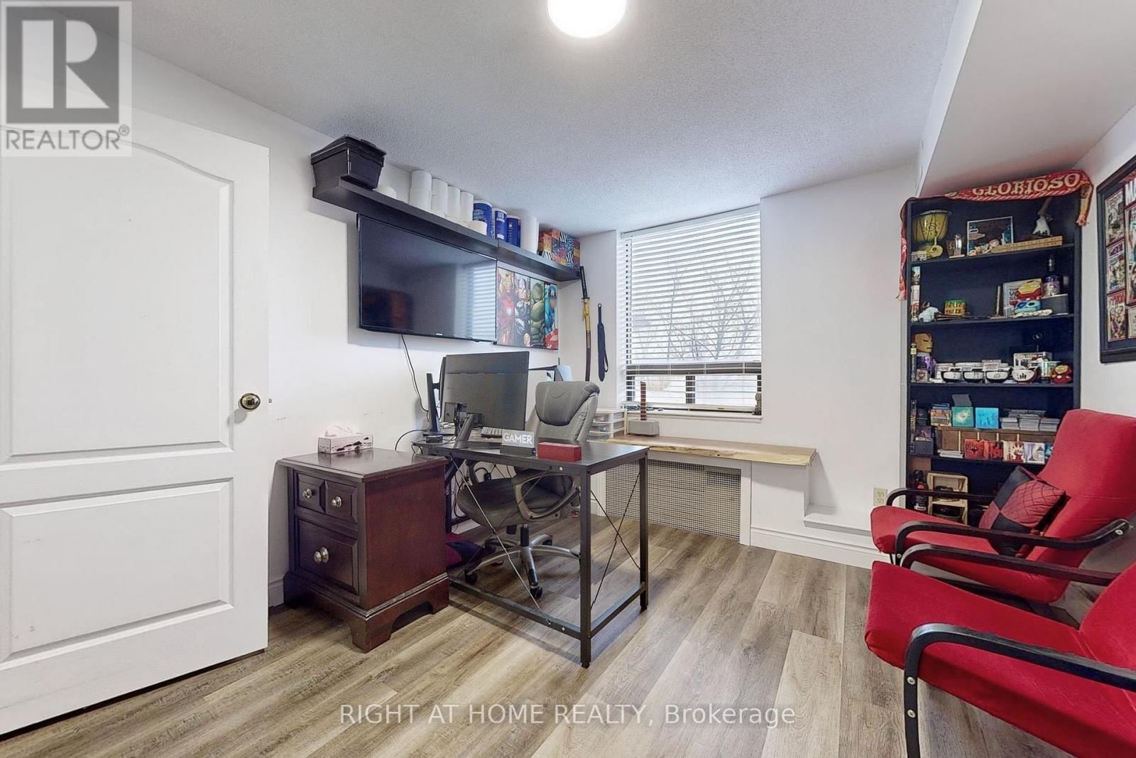 403 - 688 PRESTON PARKWAY Image 12