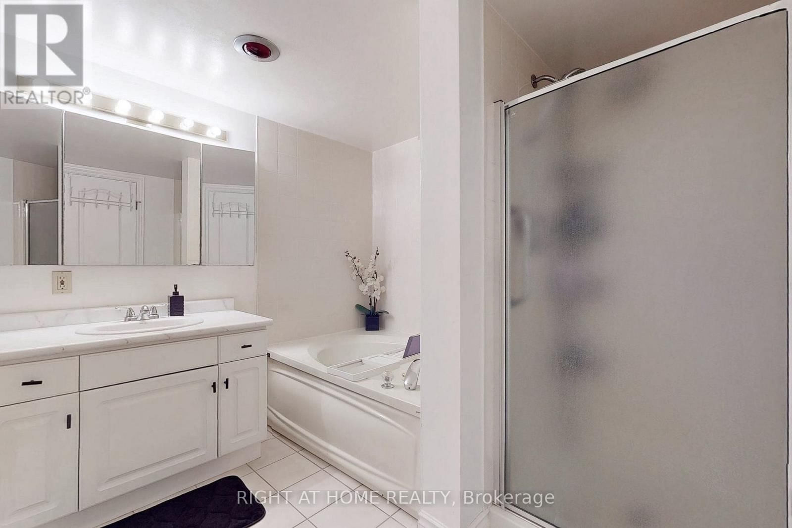 403 - 688 PRESTON PARKWAY Image 13