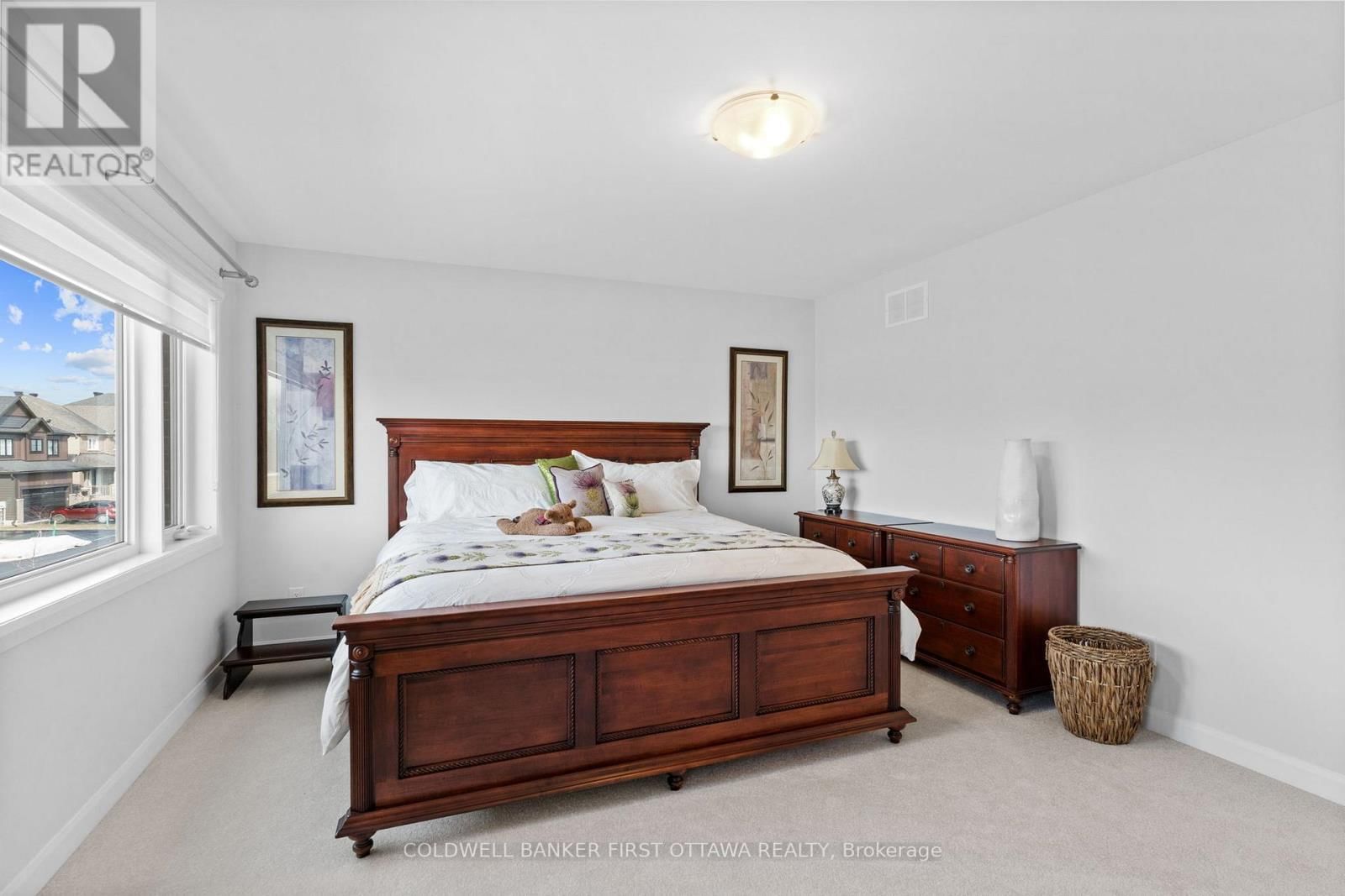 522 ANCHOR CIRCLE Image 25